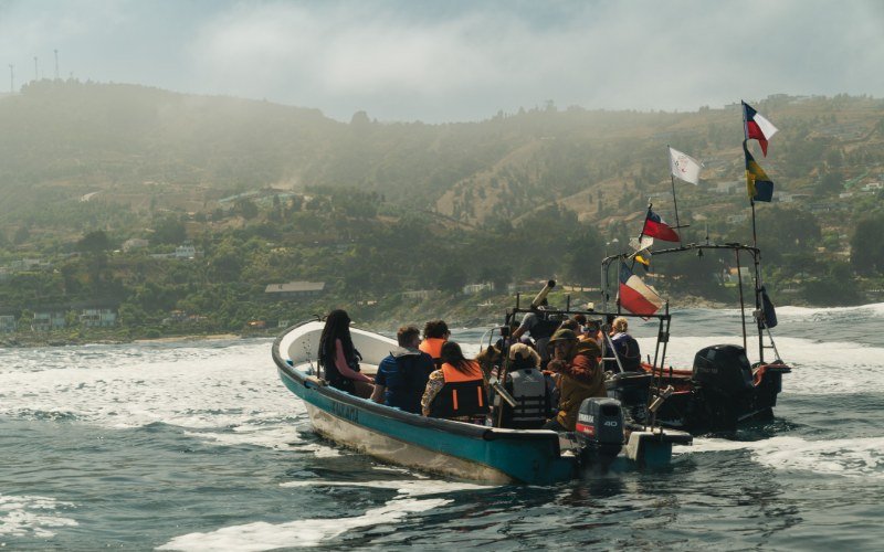 Small local fishing boat heading out toward Cachagua Island